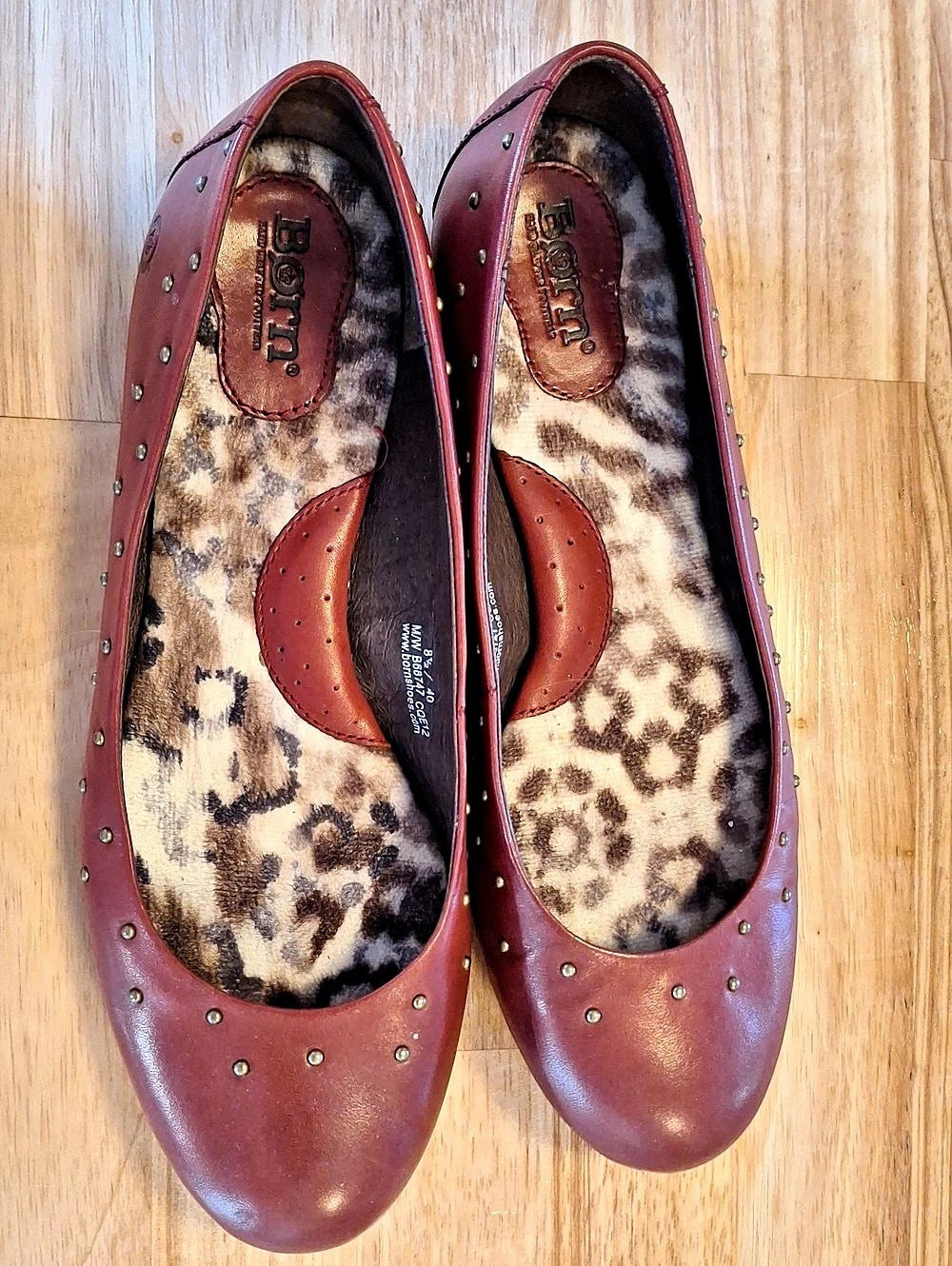 Born Women's Studded Leather Flats US 8.5
